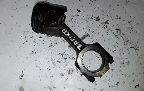 Opel Zafira B Piston with connecting rod NOCODE