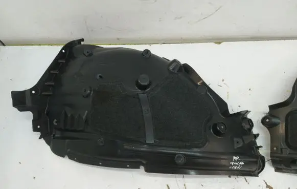 BMW 5 G60 Front wheel arch liner splash guards 9850640