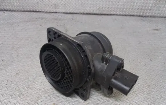 Volkswagen Golf IV Mass air flow meter 038906461B 0281002531