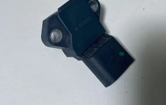 Volkswagen Golf VII Air pressure sensor 04C906051
