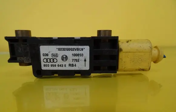 Audi A4 S4 B6 8E 8H Airbag deployment crash/impact sensor 8E0959643E
