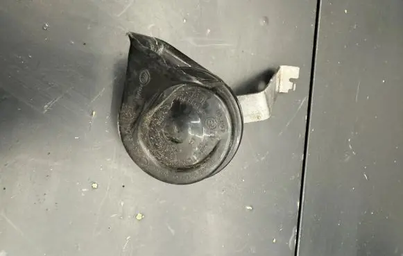 BMW 4 F32 F33 Horn signal 7245422 6033FB2373