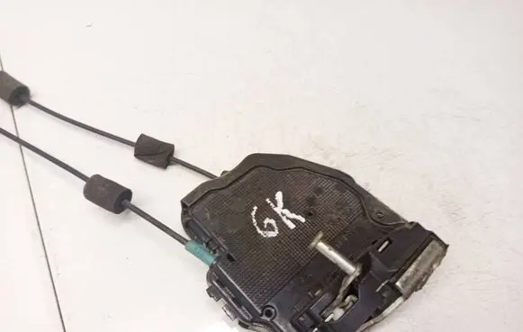 Toyota RAV 4 (XA30) Rear door lock 6072513