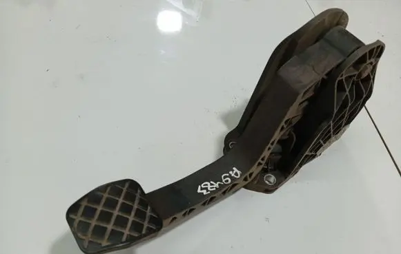 Skoda Octavia Mk2 (1Z) Clutch pedal 1K1721059BH