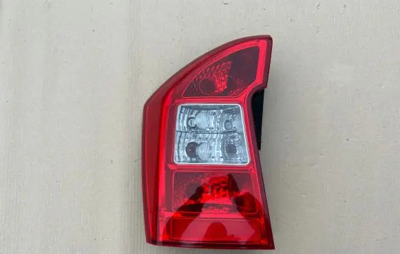 KIA Carens II Rear/tail lights 924041DO