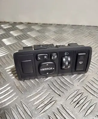 Toyota Avensis T250 Wing mirror switch 183575