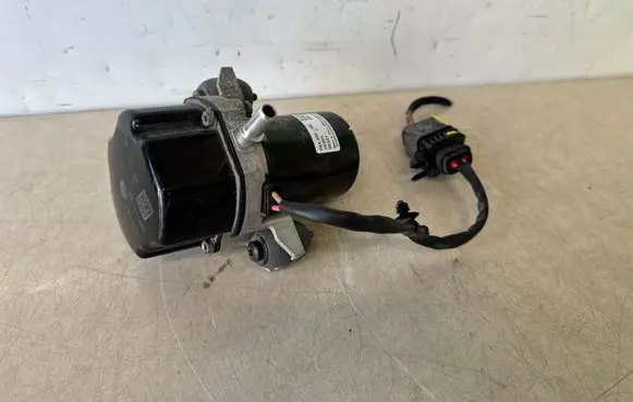 Mercedes-Benz EQA Vacuum pump A0004303500