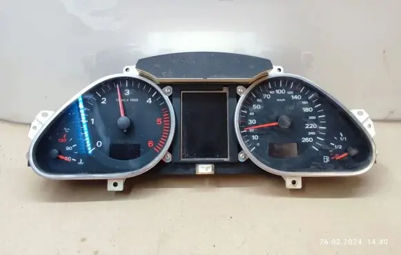 Speedometer (instrument cluster)