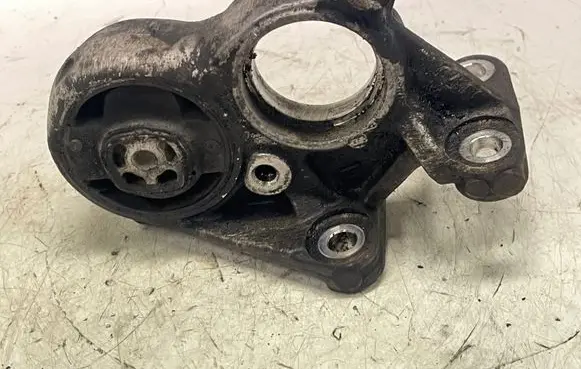 Peugeot Partner Engine mount bracket 81090780