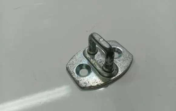 Toyota Avensis T250 Front door lock loop/hook striker 