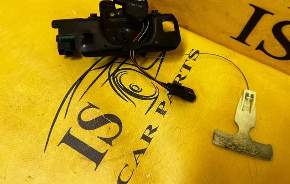 Chevrolet Corvette C5 Tailgate/trunk/boot lock/catch/latch 16642209