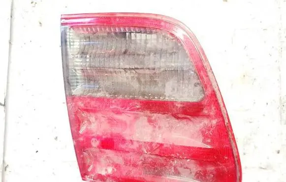 Mercedes-Benz E W210 Rear/tail lights 324627l