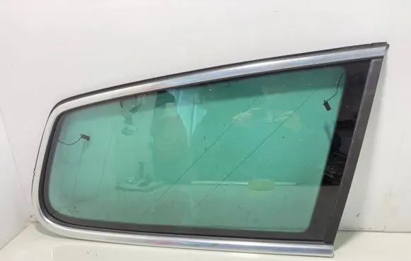 Volkswagen PASSAT B7 Rear side window AS3