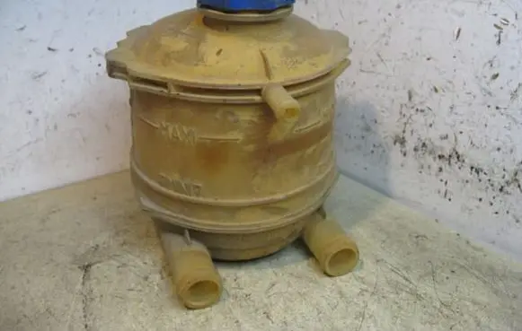 Renault 19 Coolant expansion tank/reservoir