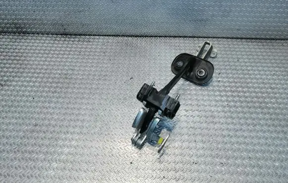 Fiat Ducato Rear door check strap stopper