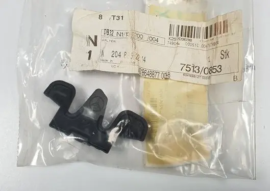 Mercedes-Benz C W204 Front bumper mounting bracket A2048852214