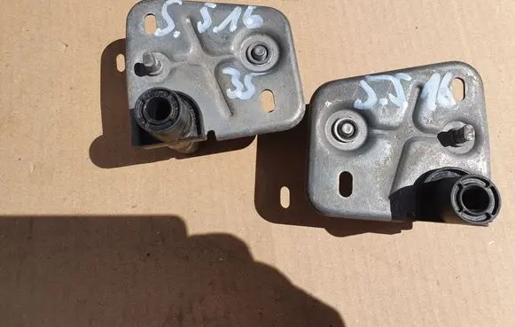 Skoda Octavia Mk4 Engine bonnet/hood lock/latch loop/hook 5E3823185A 5E3823186A