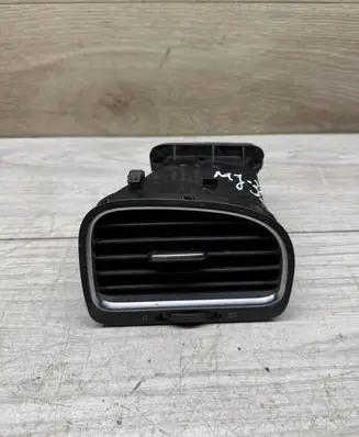 Volkswagen Golf Plus Dashboard side air vent grill/cover trim 5K0819710D 5K0819704