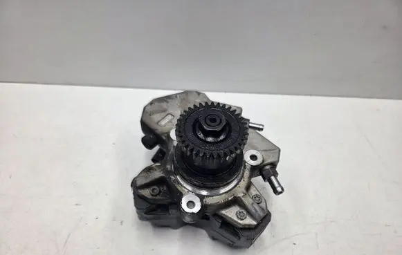Mercedes-Benz E W212 Fuel injection high pressure pump A6420700801 6420700801 A6420101843