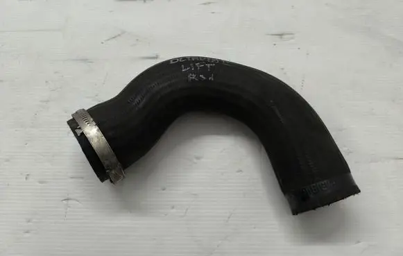 Skoda Octavia Mk2 (1Z) Intercooler hose/pipe 