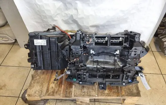 BMW 5 F10 F11 Interior heater climate box assembly 9197019