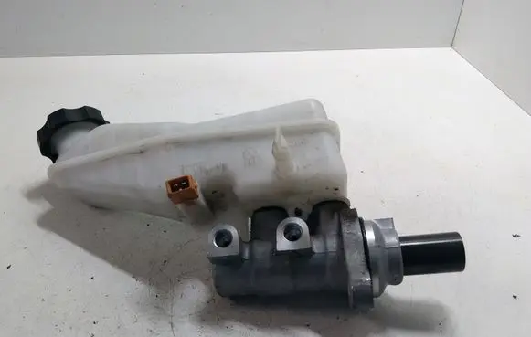 KIA Sportage Master brake cylinder XL0703E