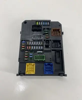 Citroen DS5 Fuse module 9664992380