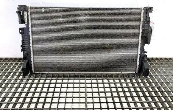 BMW 5 G30 G31 G38 Coolant radiator 8472247