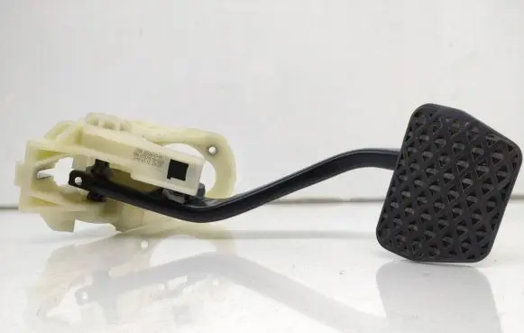 BMW 3 F30 F35 F31 Brake pedal 6860647 35006860647 6787111