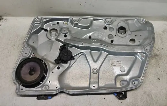 Volkswagen PASSAT B5 Front window lifting mechanism without motor