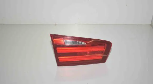 Tailgate rear/tail lights