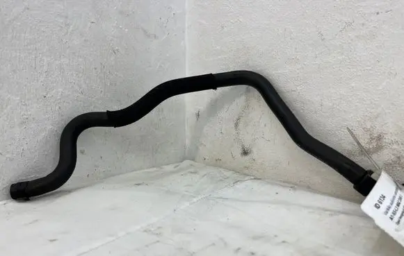 Engine coolant pipe/hose