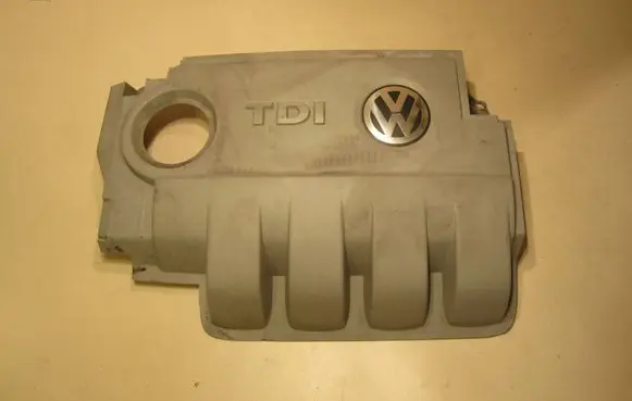 Volkswagen Golf Plus Engine cover (trim) 03G103967C 03G103967N 03G103967P
