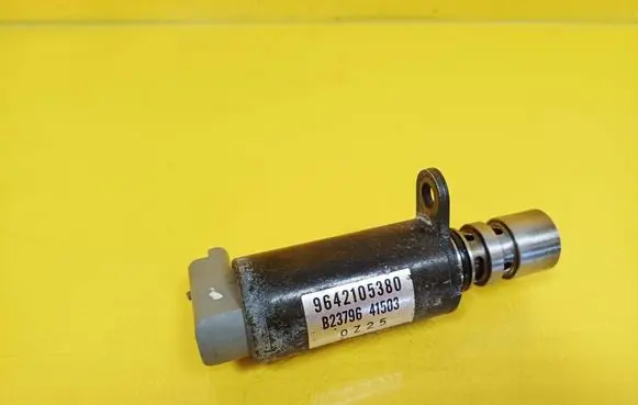 Peugeot 807 Camshaft vanos timing valve 9642105380