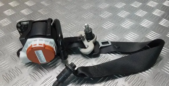 Nissan Navara D23 Rear seatbelt 888854KJ0A