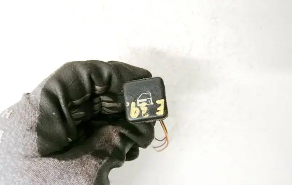 BMW 7 E38 Central locking switch button 8360828