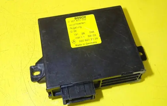 Mercedes-Benz S W220 Light module LCM 2208203026 0307870002
