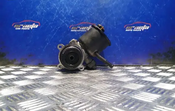 Mazda 323 Power steering pump GJ2B3265XA 21102045
