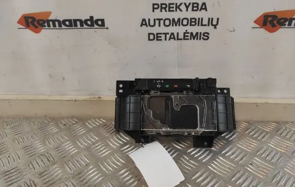 Toyota RAV 4 (XA40) Gear shift selector indicator 76H017