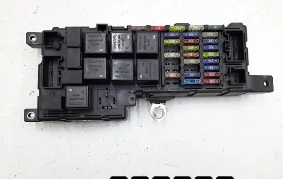 Volvo S60 Fuse module