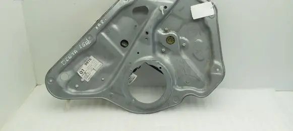 Volkswagen Jetta V Rear window lifting mechanism without motor 1K9839755A 1K9971693G