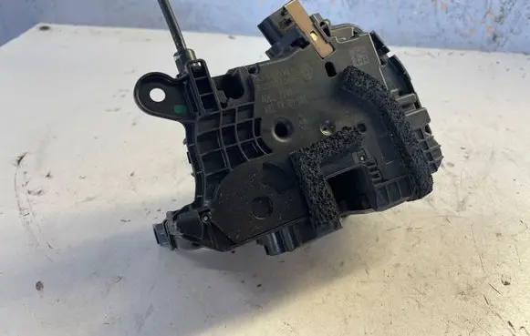 Renault Trafic III (X82) Front door lock 805027088R 93457081 40627241
