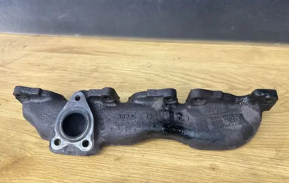 Opel Insignia A Exhaust manifold 55565985