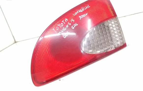 Toyota Avensis T220 Tailgate rear/tail lights 23300202