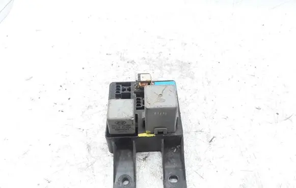 Hyundai Tucson JM Fuse module 911022E273