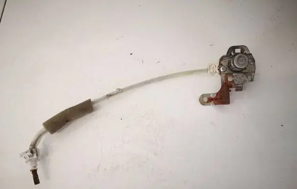 Honda CR-V Front door lock (next to the handle) 