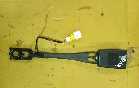 Peugeot 5008 Front seatbelt buckle 9681989580