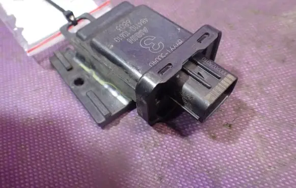 Toyota Yaris Door control unit/module 89991-30040