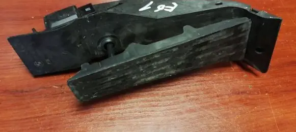 BMW 5 E60 E61 Accelerator throttle pedal 6772645