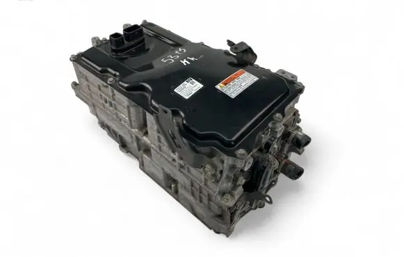Voltage converter inverter